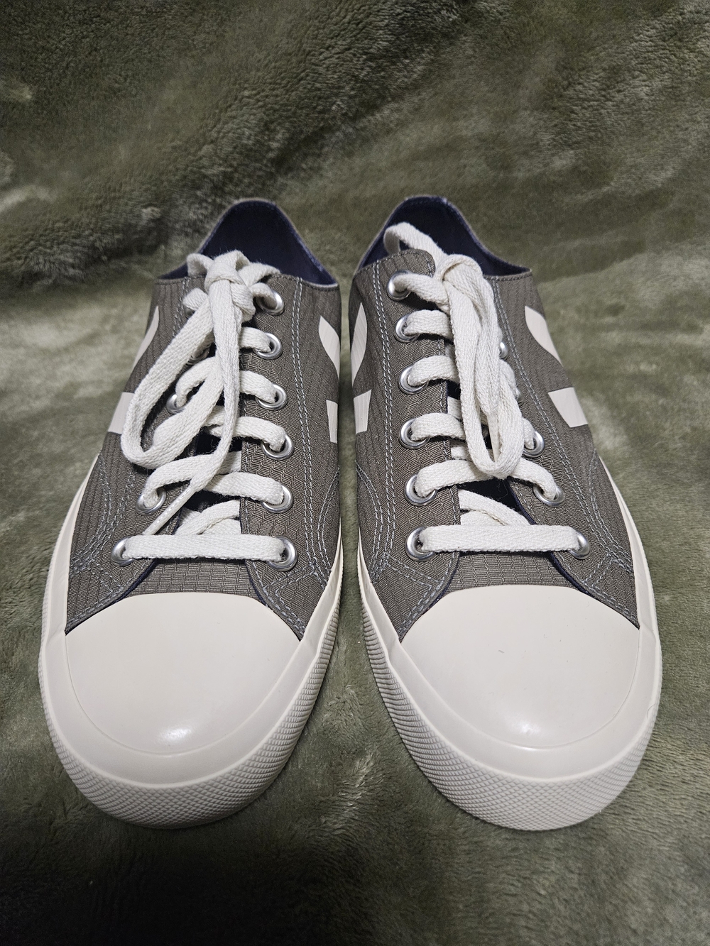 Veja Sneaks
